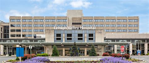 lehigh valley hospital pharmacy hours.